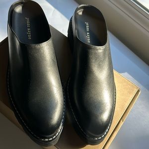 NIB JENNI KAYNE BLACK LEATHER LUG MULE SZ 41/10